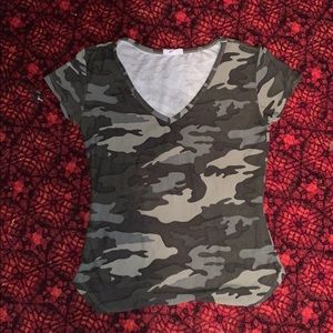 Camo tee Xs